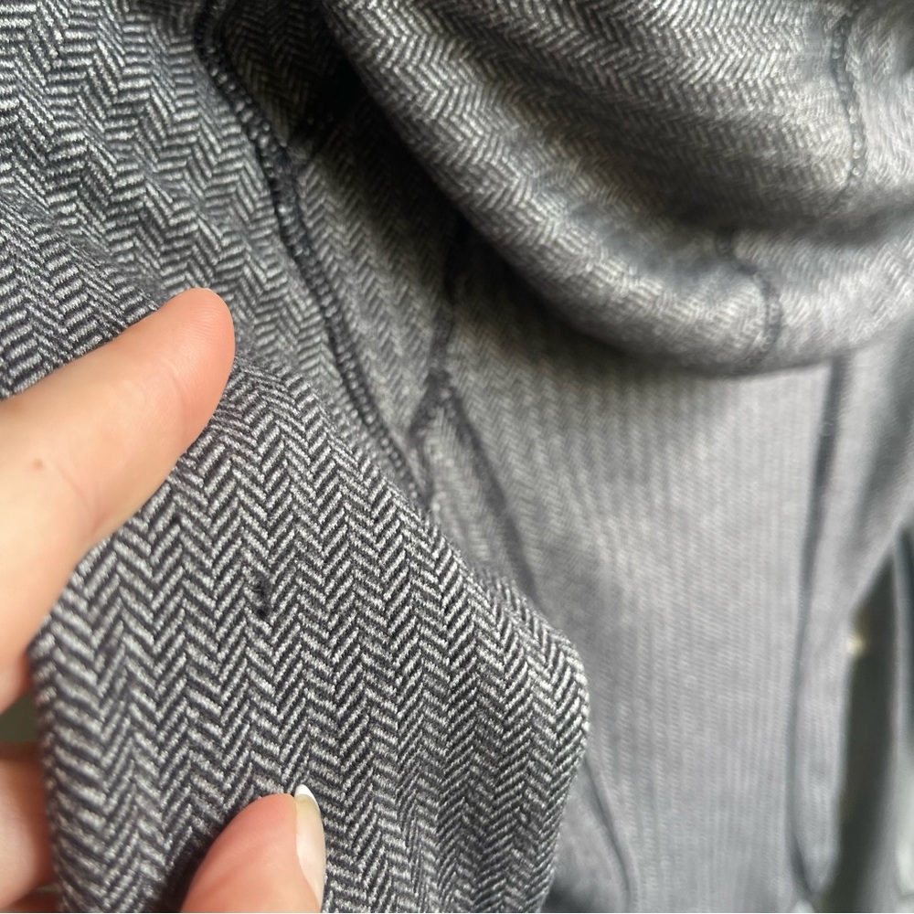 Lululemon Athletica‎ Womens Daily Practice Hooded Herringbone Grey jacket Size 2 - Picture 3 of 9